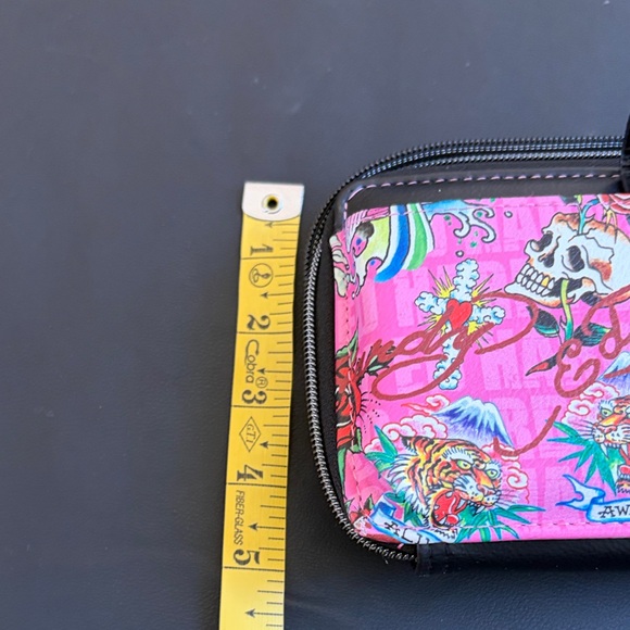 Ed Hardy Pink Tattoo Print Zip Around Wallet Love Kills Slowly Skull Tiger - Picture 10 of 10